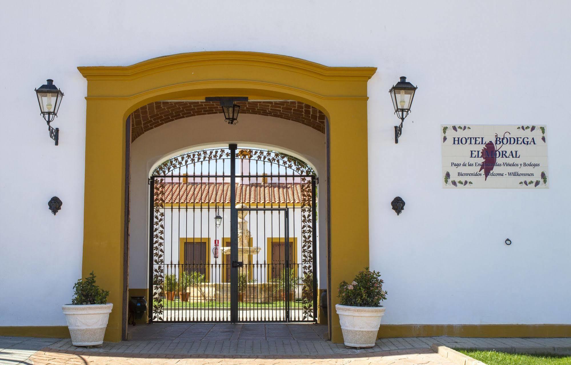 Hotel Bodega El Moral Ribera del Fresno Ngoại thất bức ảnh